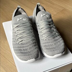 APL Techloom Wave Light Gray Athletic Shoes